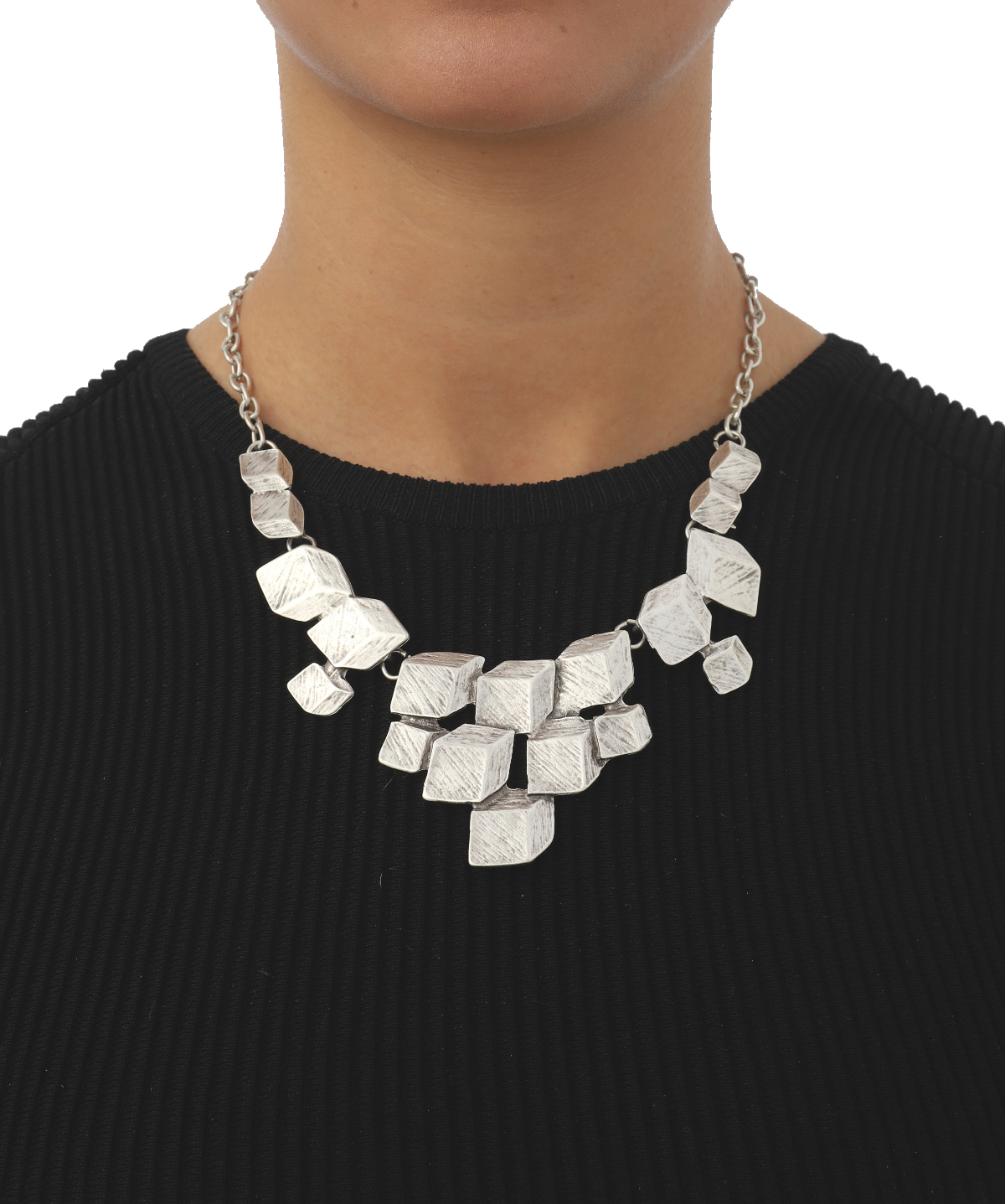 Three Dimensional Cubic Necklace