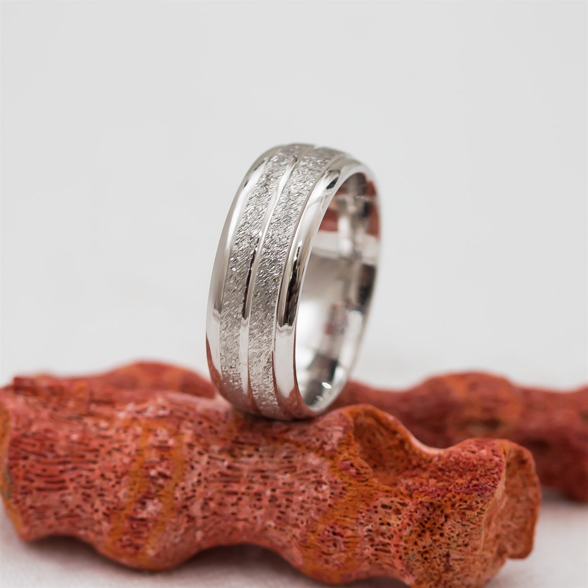 Rhodium Serrated Patterned Unisex Silver Wedding Ring