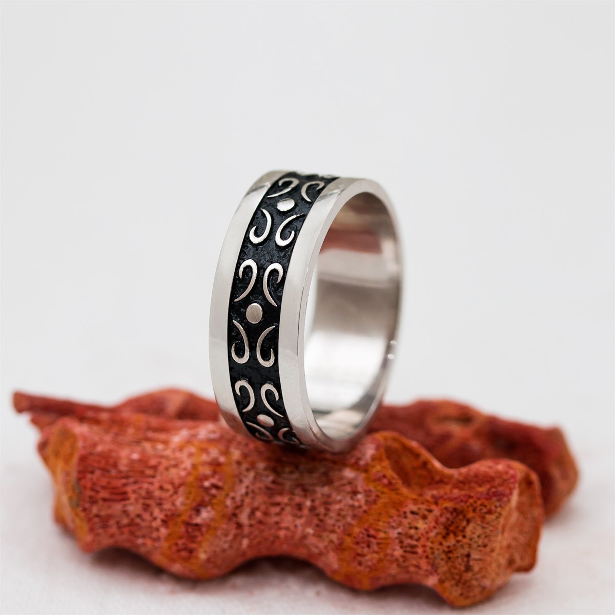 Blackout Motif Unisex Silver Wedding Ring