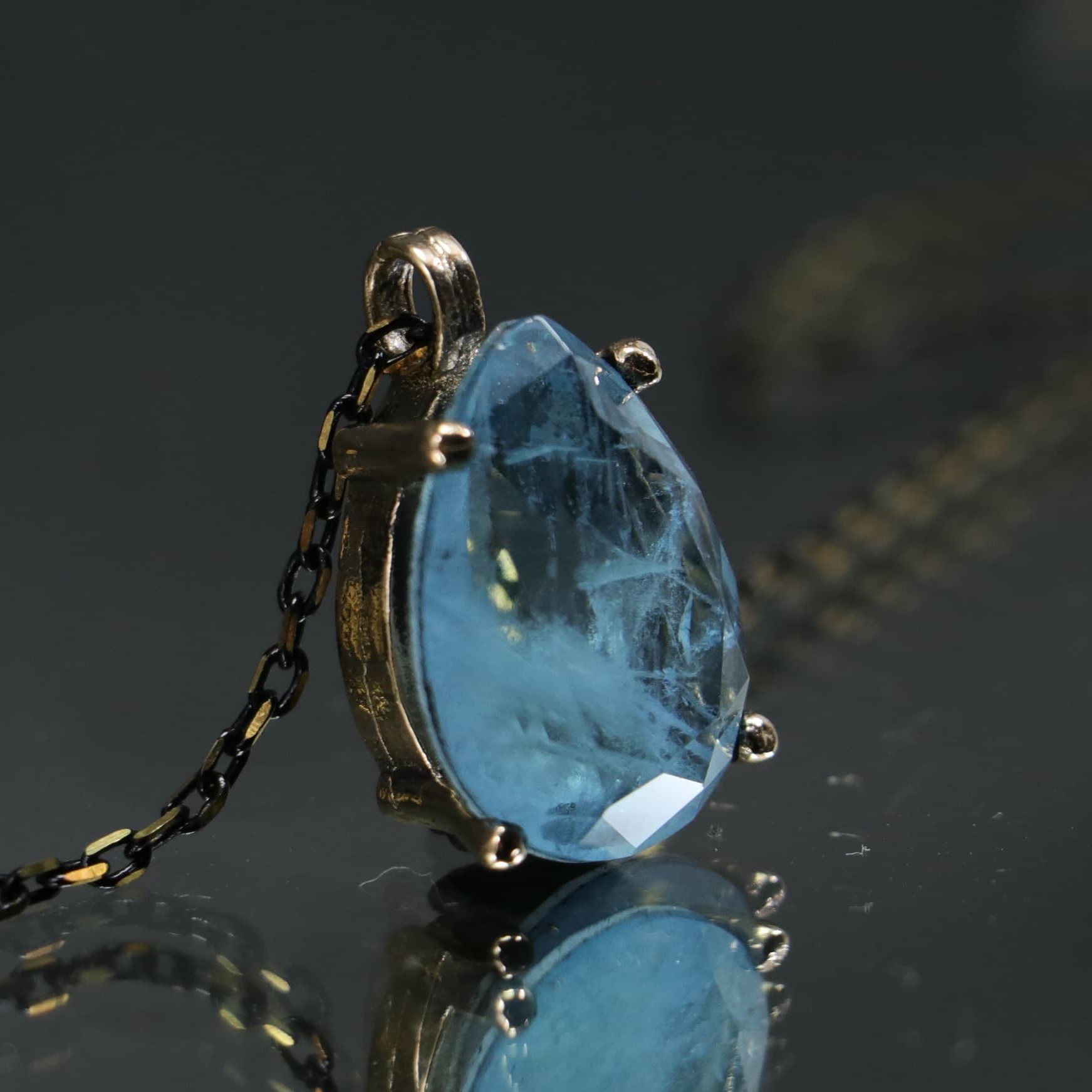 Drop Root Aquamarine Necklace