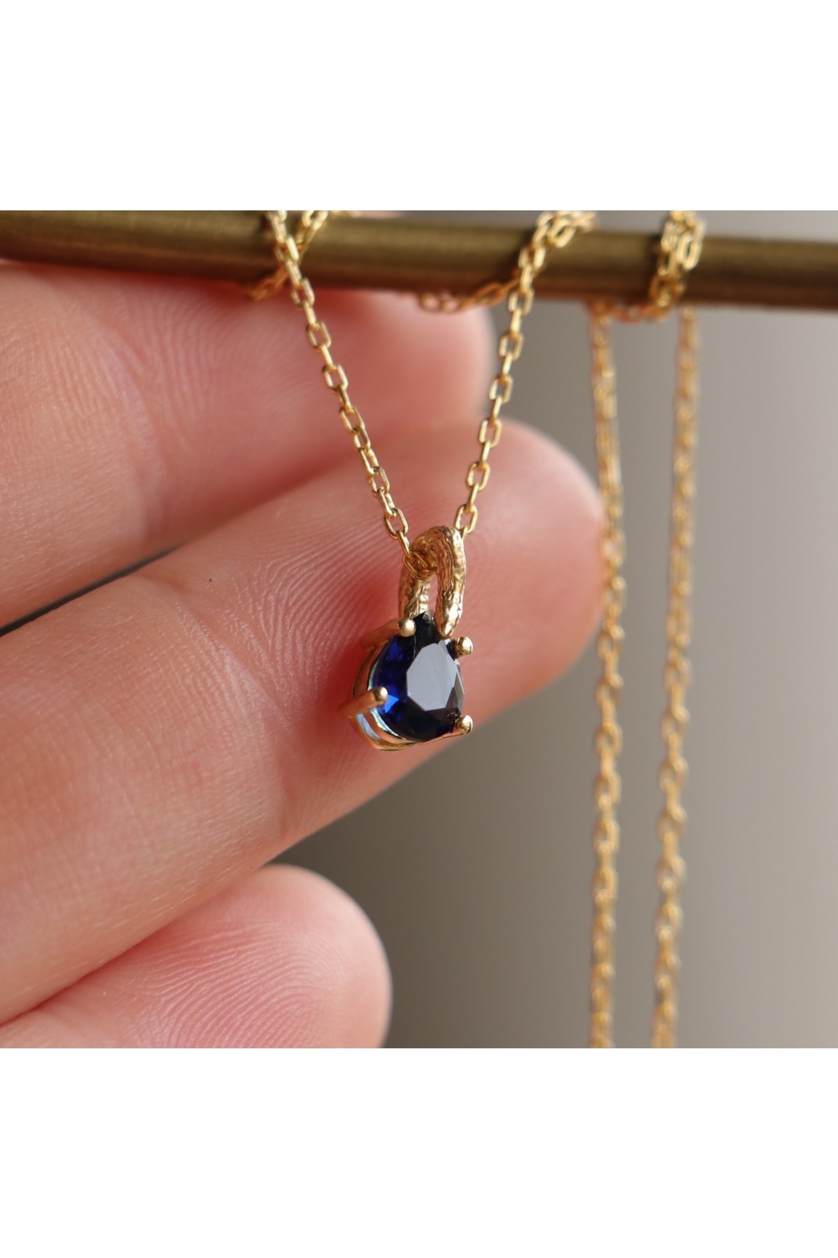 Drop Sapphire Necklace (925-gold Plated)