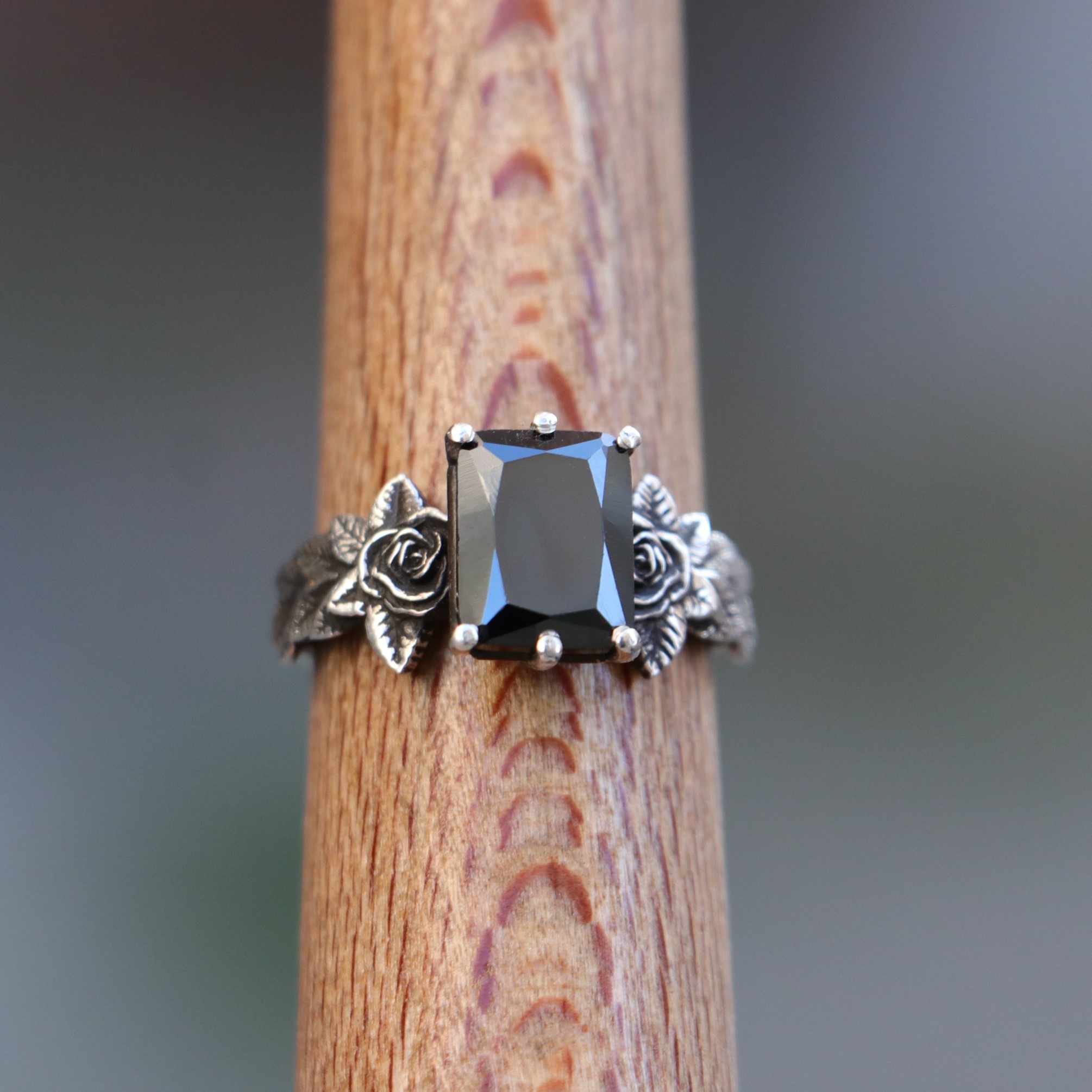 Emerald Cut Onyx and Leaves 925 Sterling Silver Ring
