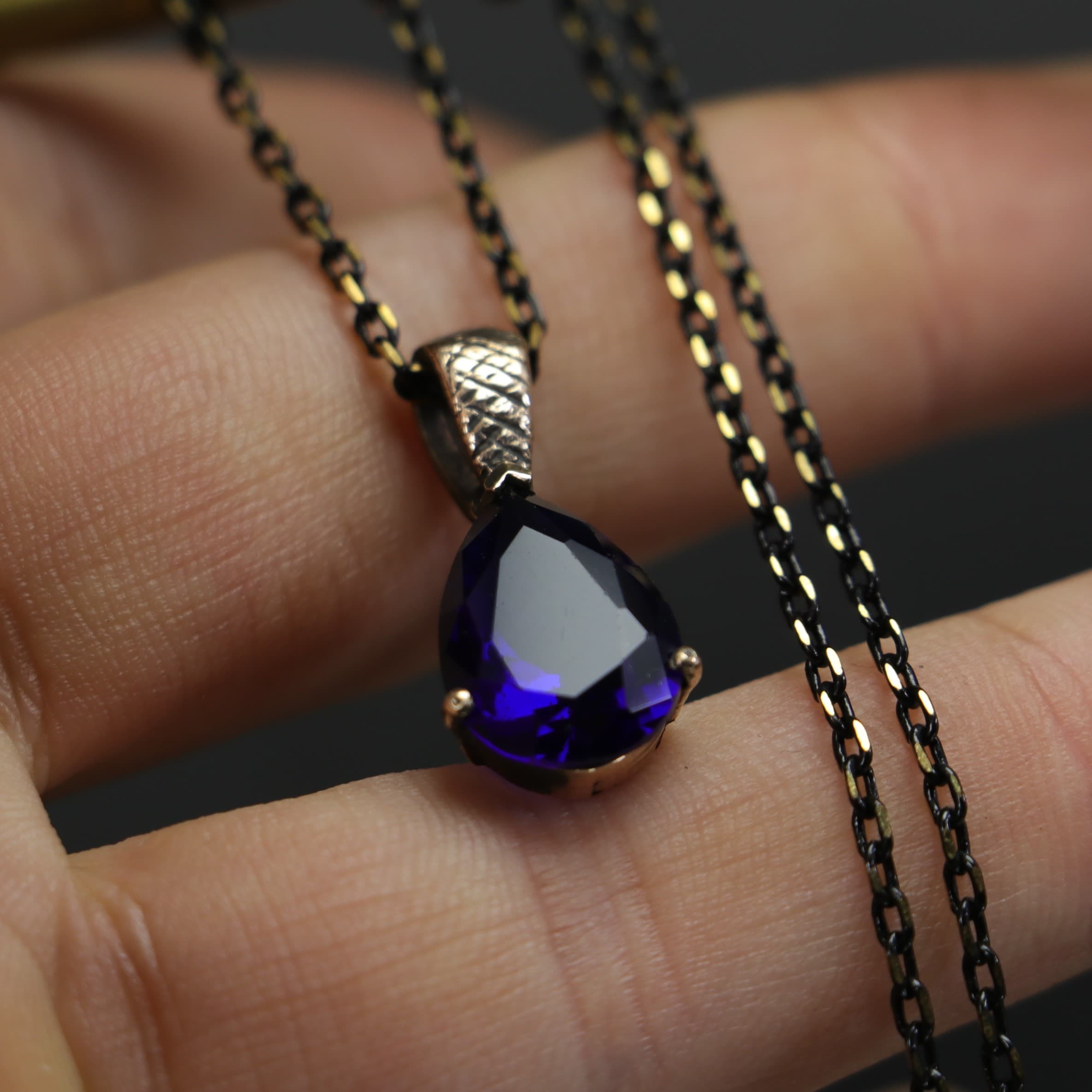 Mini Drop Lab. Sapphire Elegant Necklace