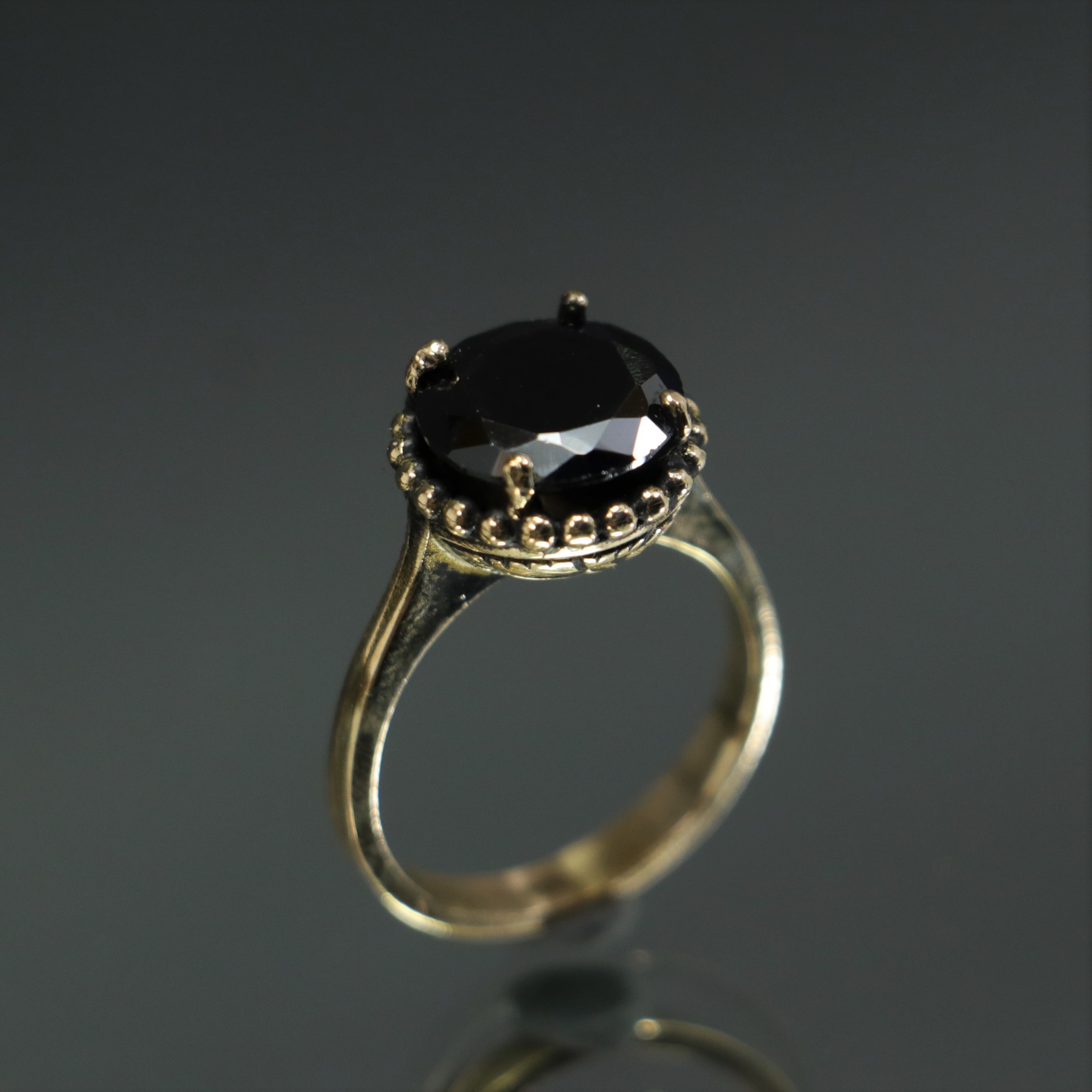 Onyx Stone Pen Embroidered Ring