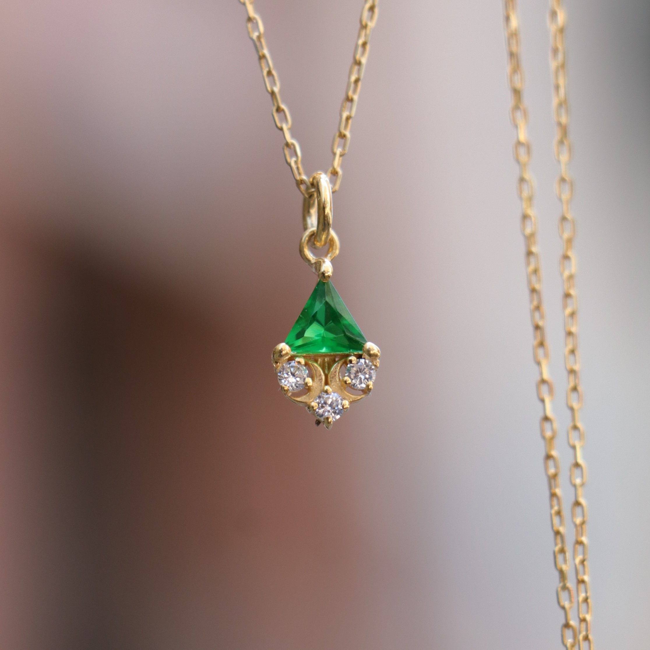Triangle Emerald-Swarovski (Gold Plated)