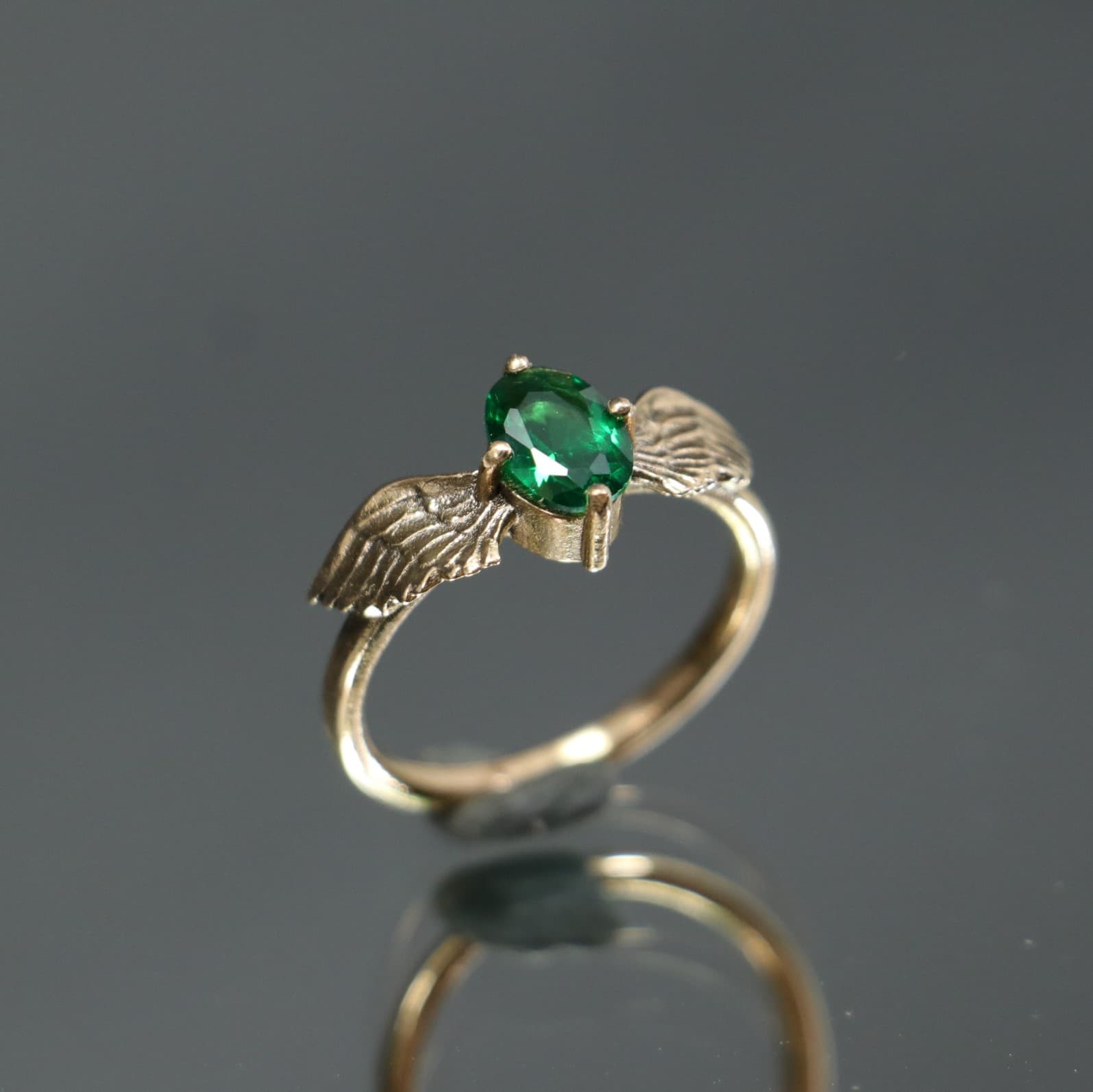 Emerald Stone Wing Ring